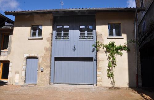 Cremieu Apartment | L' Atelier de la Monnaie