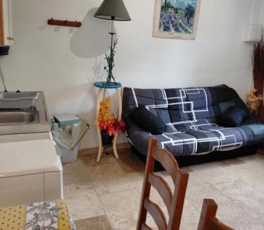 Verfeuil Apartment | L atelier de RAYMOND