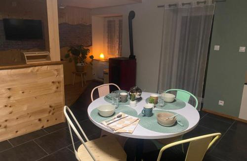 Vagney Apartment | L'atelier des couleurs