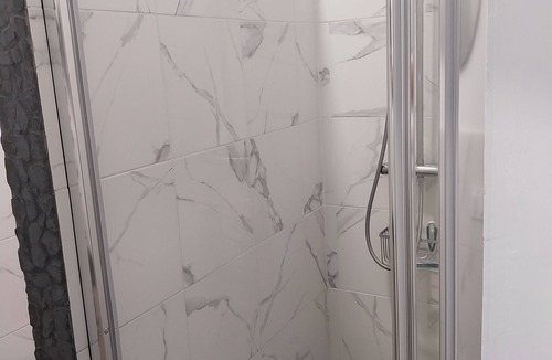Fontes Apartment | L'atelier des rêves, independent studio with private outdoor spa!