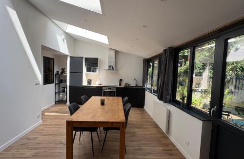 Verdun Apartment | L'Atelier du Prince - F2 Centre-ville avec cour