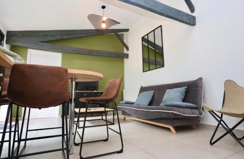 Pontivy Apartment | L'atelier et sa terrasse