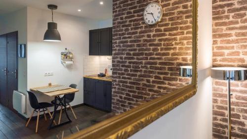 Nord - Gare Apartment | L'Atelier fil à fil