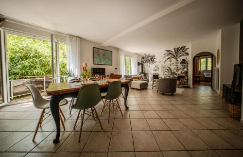 Saint-Jean-Baptiste Apartment | « L’atelier » halte charmante et reposante
