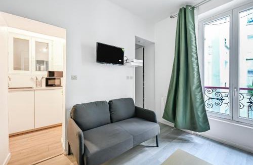 Porte de Clichy Apartment | L'Atelier Secret - Batignolles - Métro - Paris 17