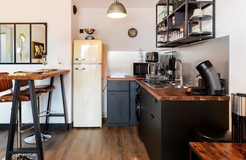 Albi Apartment | L'Atelier St James - Appt avec chambre climatisée, parking privé et piscine