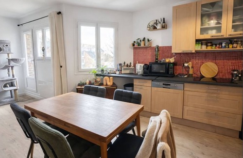 Hotel-de-Ville Apartment | L'Atelier Van Gogh | 72 m² luminous