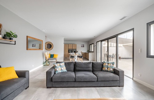 Villelongue-dels-Monts House | L'Attrape Rêves - Four Bedroom House, Sleeps 10