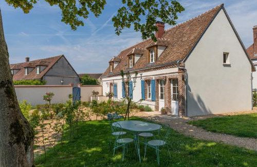 Tremblay-les-Villages Apartment | L'Atypique ~ Arrivée Autonome