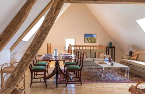 Tremblay-les-Villages Apartment | L'Atypique ~ Arrivée Autonome