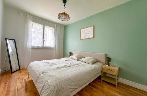 Quartier des Eaux-Claires Apartment | L'aube Climatisation Parking 2 chambres