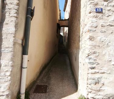 Saint-Pons-de-Thomieres Apartment | L'aube de Pierre