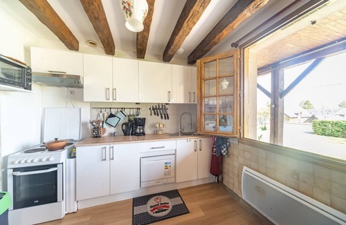 Torce-Viviers- en-Charnie House | L'Aubepine - Gite avec piscine et jacuzzi