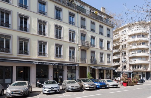 Lyon City Centre Apartment | L'AUBELYNE - Chic T2 quartier préfecture