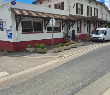 Chevillon House | L' auberge de l'écluse