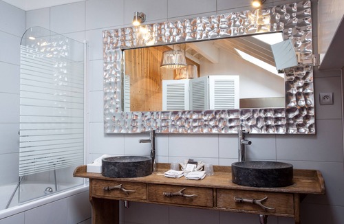 Vetraz-Monthoux Hotel | L' Auberge de Maison Rouge