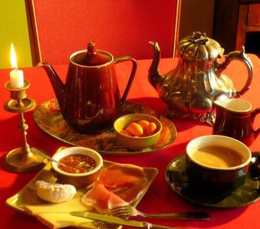 Granges-les-Beaumont Hotel | L'Auberge des Collines