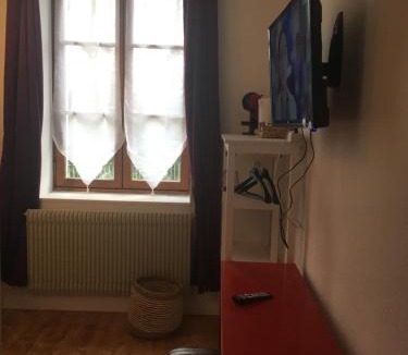 Nanteuil-sur-Marne Hotel | L auberge du lion d or