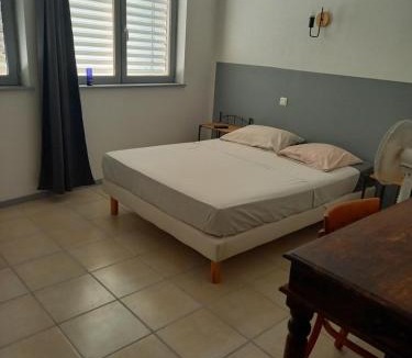Molieres Hotel | L'Auberge du Quercy Blanc