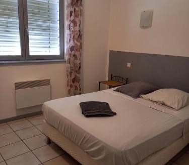 Molieres Hotel | L'Auberge du Quercy Blanc