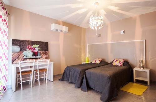 Saint-Hippolyte-du-Fort Hotel | L'Auberge Cigaloise