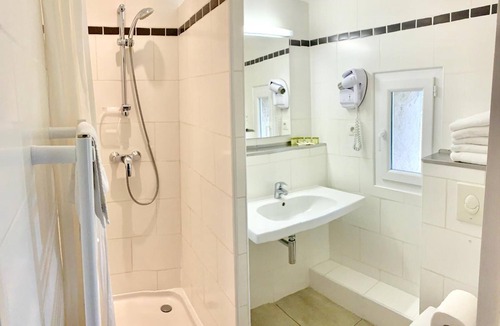 Saint-Hippolyte-du-Fort Hotel | L'Auberge Cigaloise