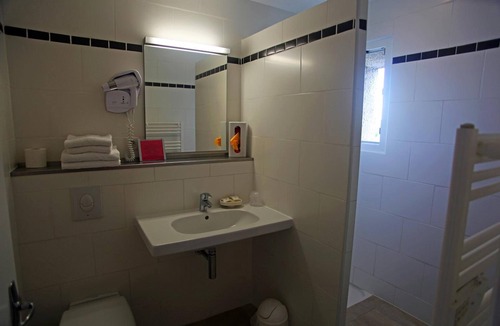 Saint-Hippolyte-du-Fort Hotel | L'Auberge Cigaloise