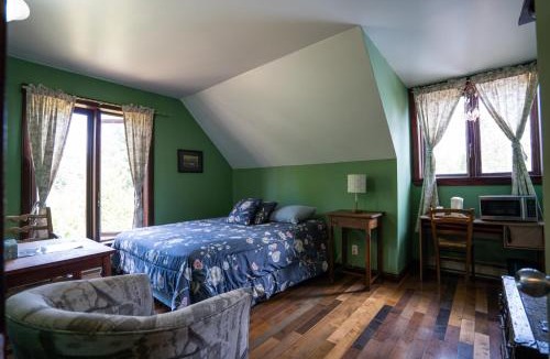 Saint-Mathieu-du-Parc Hotel | L'Auberge Refuge du Trappeur