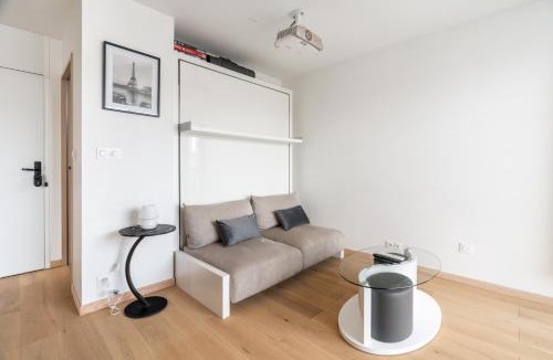 Gentilly Apartment | L'Auguste - Face RER B - Free Parking