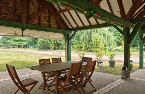 La Suze-sur-Sarthe Bed & Breakfast | L 'Aupinouse Chambre double Pivoine avec salle d'eau privative