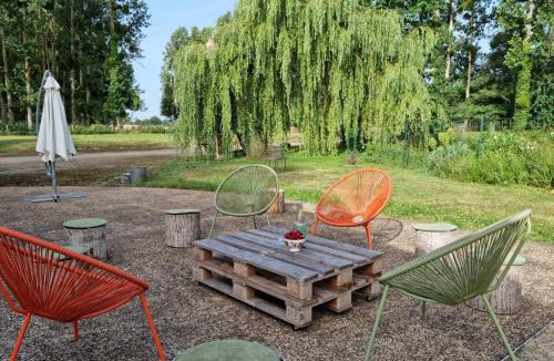 La Suze-sur-Sarthe Bed & Breakfast | L 'Aupinouse Chambre double Pivoine avec salle d'eau privative
