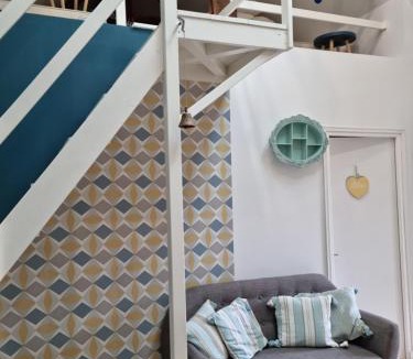 La Suze-sur-Sarthe Bed & Breakfast | L'Aupinouse Chambre double (ou triple) Bouton d'Or avec salle d'eau privative