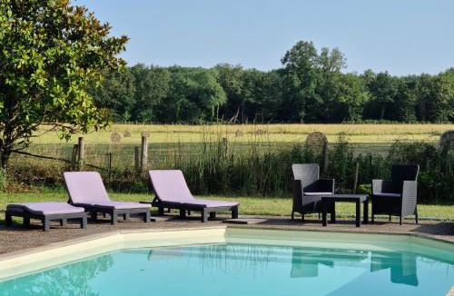 La Suze-sur-Sarthe Bed & Breakfast | L'Aupinouse Chambre double (ou triple) Bouton d'Or avec salle d'eau privative