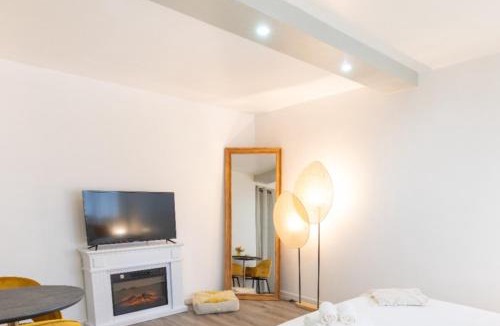 Evreux Apartment | L'Aurélia - Proche centre-ville Evreux - Jardin