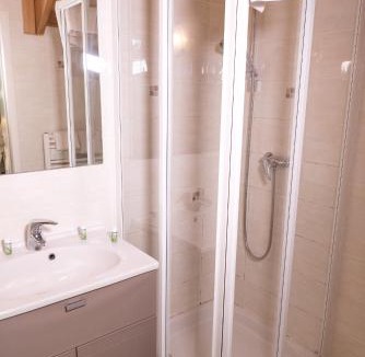 Cessenaz Hotel | L'Aurore du Lac