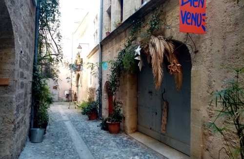 Pezenas Apartment | L' Authentique, historic center 3rd floor