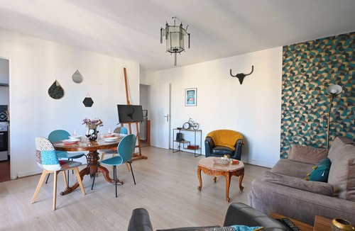 Beziers City Centre Apartment | "L'authentique" - hyper center - lovely terrace!