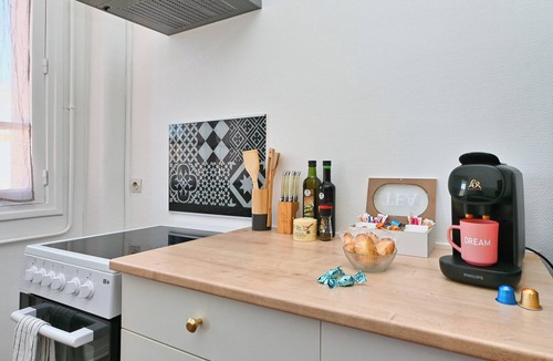 Beziers City Centre Apartment | "L'authentique" - hyper center - lovely terrace!