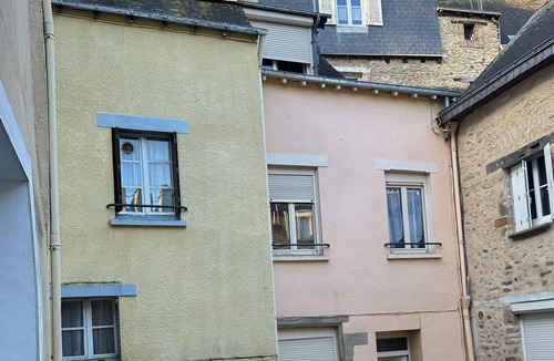 Centre-ville rive gauche Apartment | L'authentique Lavallois