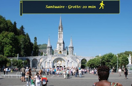 Lourdes Apartment | L'AUTHENTIQUE *STUDIO *PARKING PRIVE* *WIFI*CALME