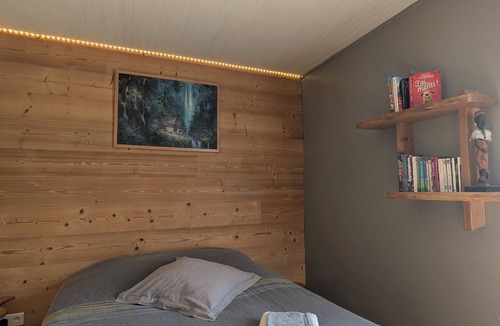 Marmanhac Bed & Breakfast | L'Authre room with breakfast included