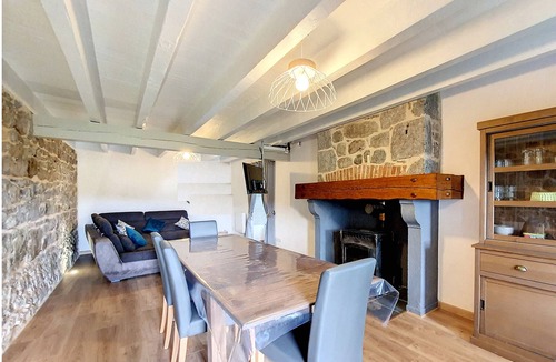 Chambon-sur-Lac Cottage | L'auvergnate