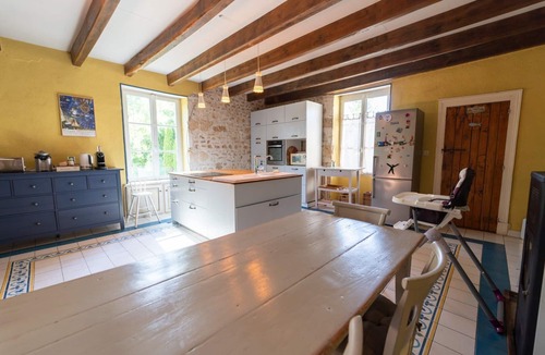 Quincay Villa | L'Auxance: Large charming house with swimming pool