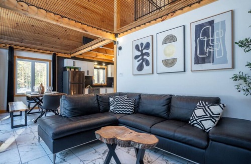 Sainte-Emelie Ski Chalet | L`Aventurière | River & Kayaks | Hot Tub | Sauna