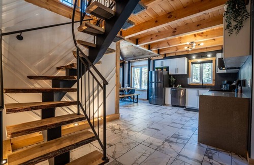 Sainte-Emelie Ski Chalet | L`Aventurière | River & Kayaks | Hot Tub | Sauna