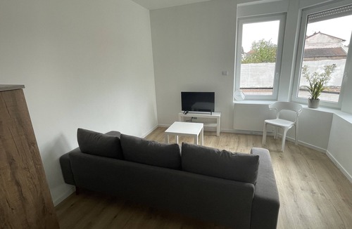 Roanne Apartment | L'Avenue 005, fully-equipped accommodation