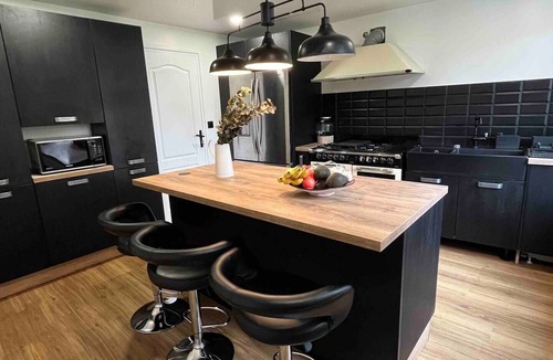 Nonancourt House | L'Avre de Paix, at the water's edge