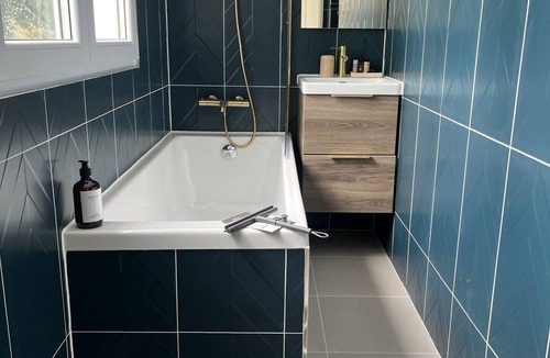 Nonancourt House | L'Avre de Paix, at the water's edge