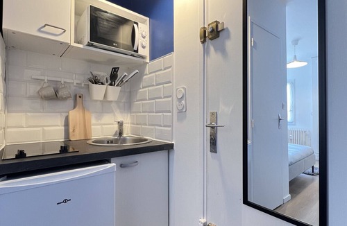 Fontaine-Bayonne-Cartoucherie Apartment | L'azur - Cozy Studio near tram & city center