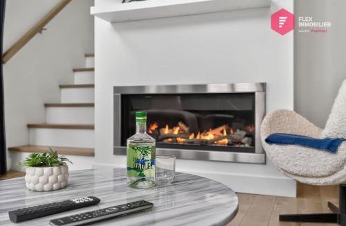 Pont-Rouge House | L'Azur de Portneuf - Chalet lumineux avec spa et véranda à Pont-Rouge - Resort près de Québec
